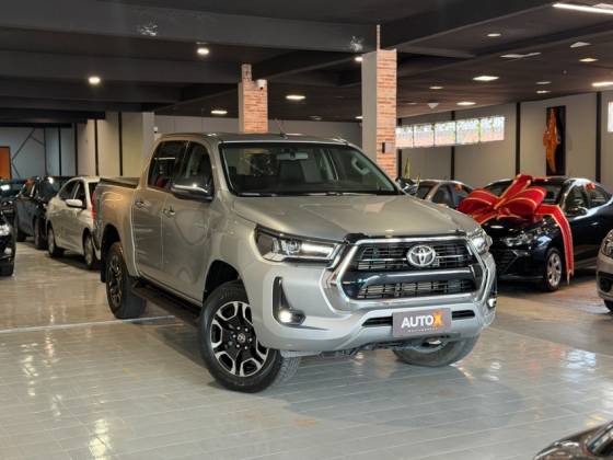 TOYOTA HILUX 2.8 D-4D TURBO DIESEL CD SRV 4X4 AUTOMÁTICO TOYOTA HILUX 2.8 D-4D TURBO DIESEL CD SRV 4X4 AUTOMÁTICO